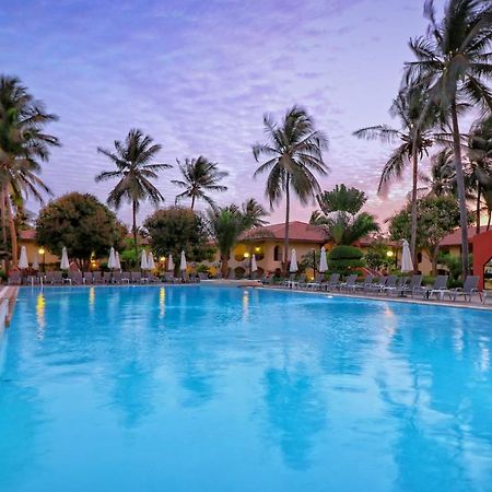Ocean Bay Hotel & Resort Bakau Bagian luar foto
