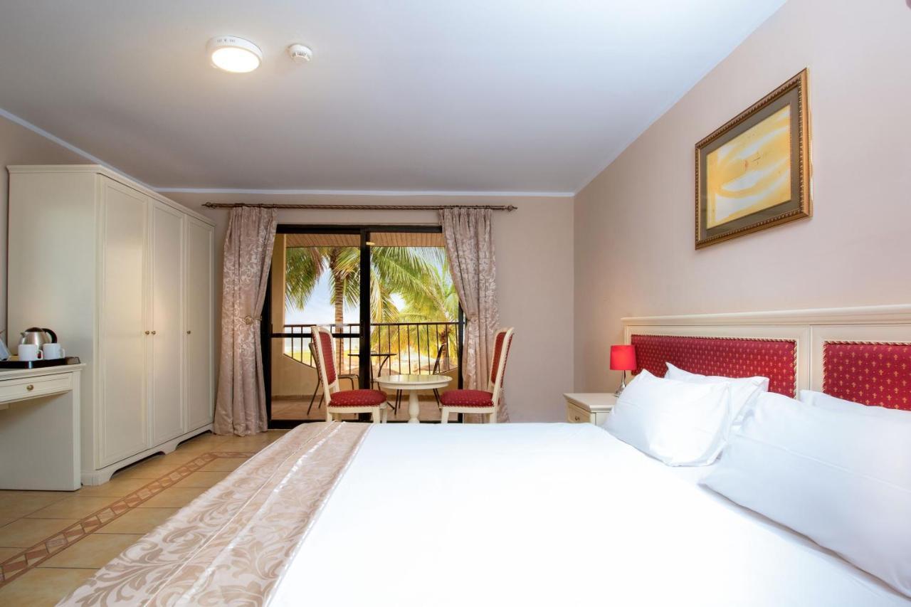 Ocean Bay Hotel & Resort Bakau Bagian luar foto