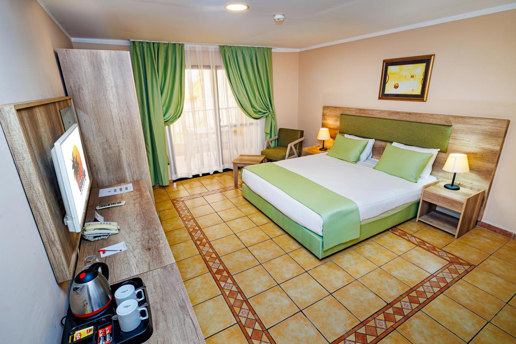 Ocean Bay Hotel & Resort Bakau Bagian luar foto