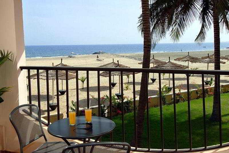 Ocean Bay Hotel & Resort Bakau Bagian luar foto