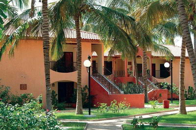 Ocean Bay Hotel & Resort Bakau Bagian luar foto