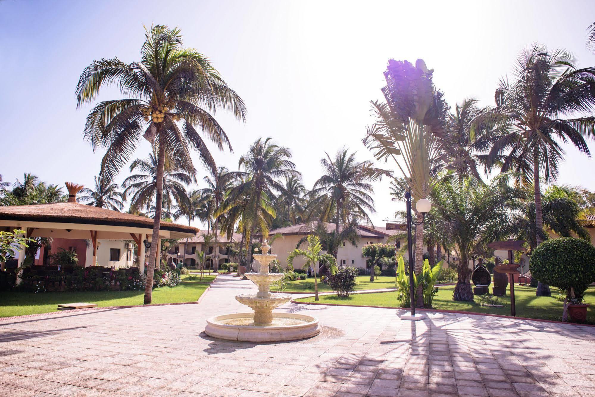Ocean Bay Hotel & Resort Bakau Bagian luar foto
