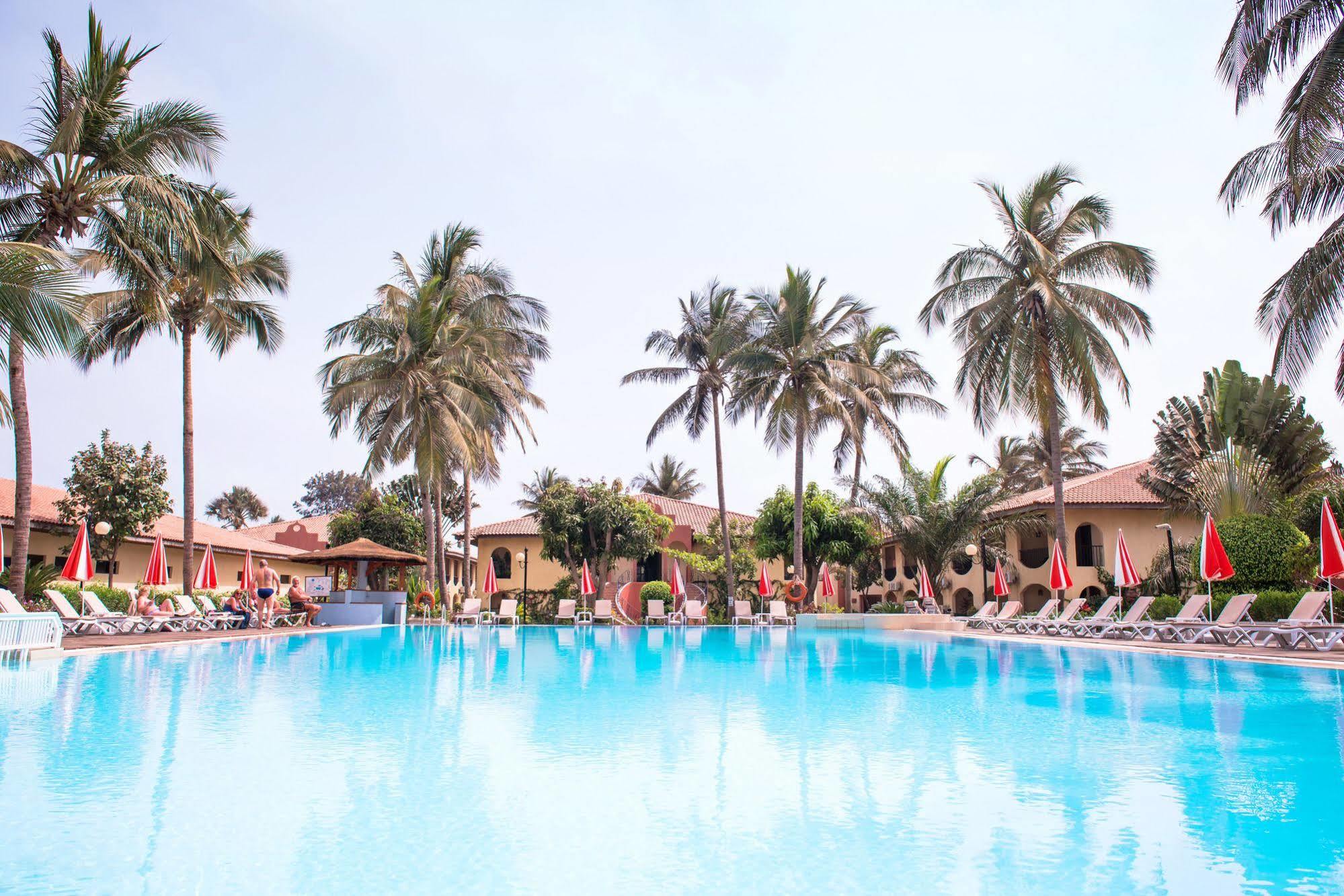 Ocean Bay Hotel & Resort Bakau Bagian luar foto