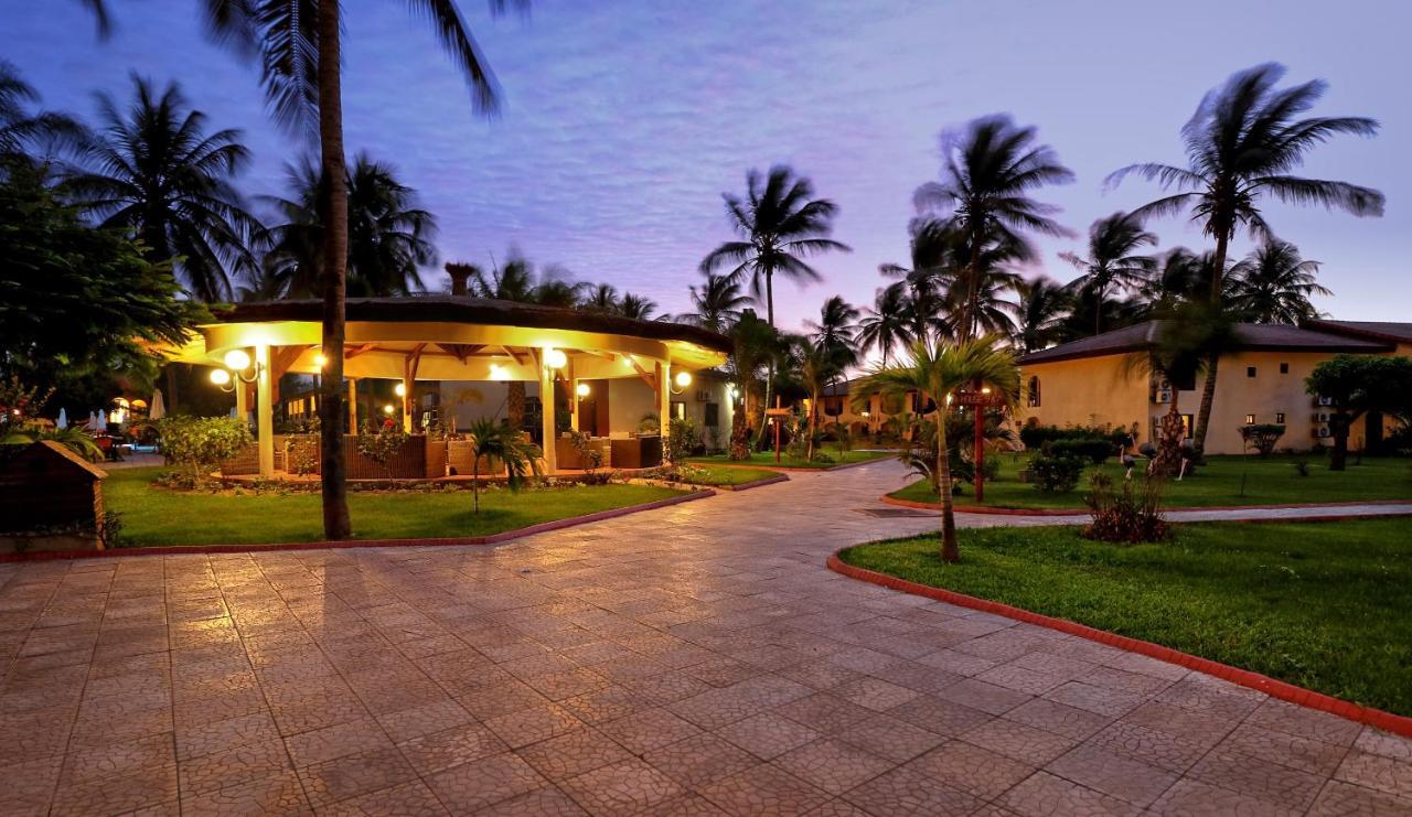 Ocean Bay Hotel & Resort Bakau Bagian luar foto